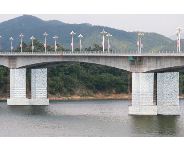 大橋碰撞防護(hù)、吸能緩沖項(xiàng)目